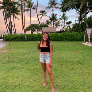 Meet your Posher, Kira